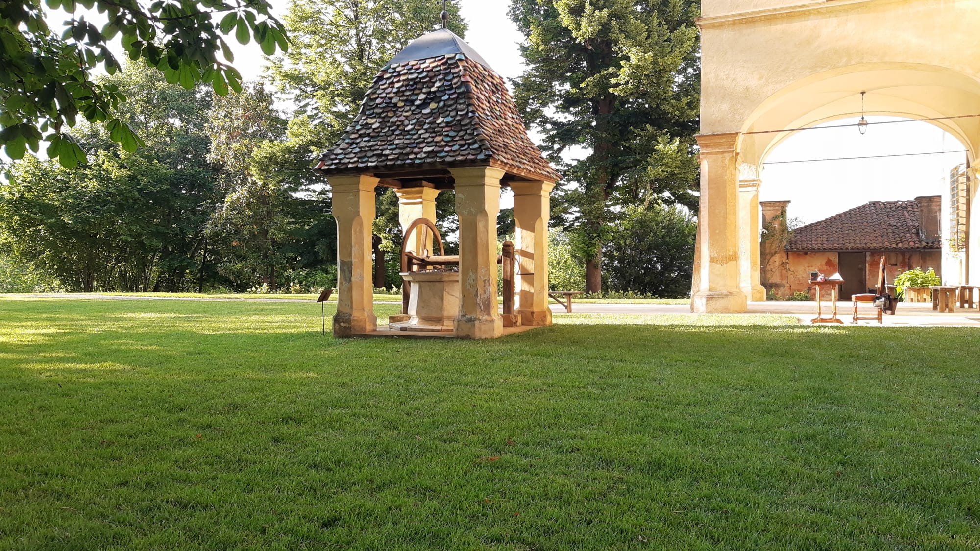 Portico e pozzo Villa Belvedere
